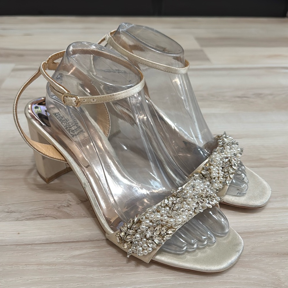 Badgley Mischka Clara Embellished Block Heel Sandals Size 6 Bridal Glam